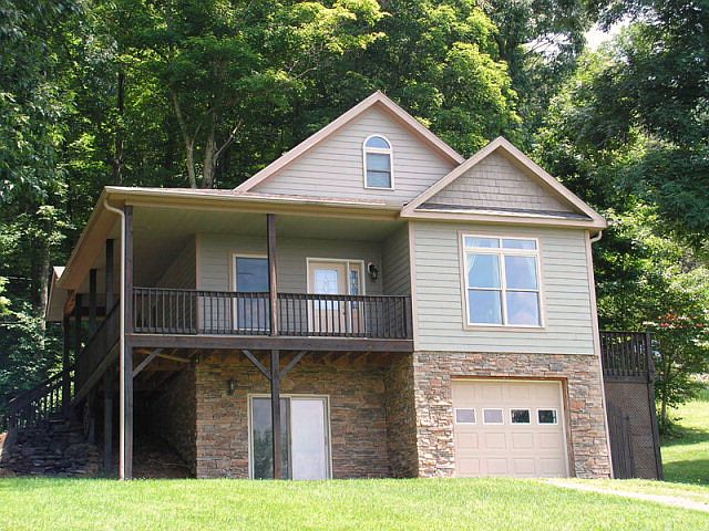 1st image of 113 Poplar Leaf Dr