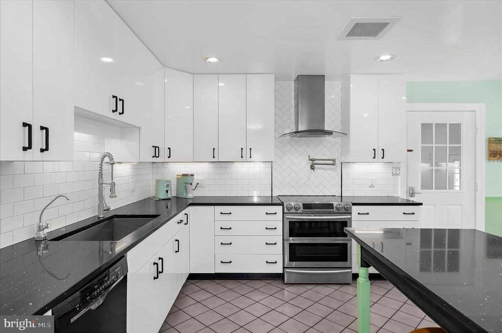 8517 New Cut Rd, Severn, MD - View 6