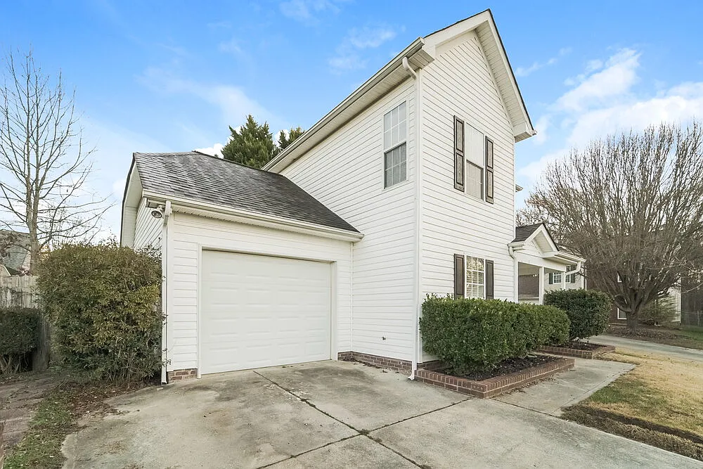3 bed, 2.5 bath, 1296 sqft, $2,000 — Photo 4
