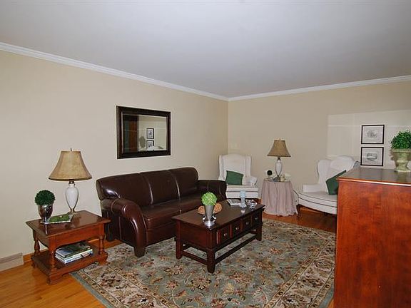 2nd image of 502 N Newberry Ave