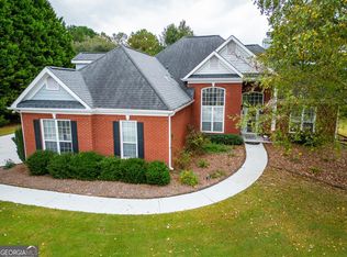 1040 Pebble Bend Dr, Grayson, GA