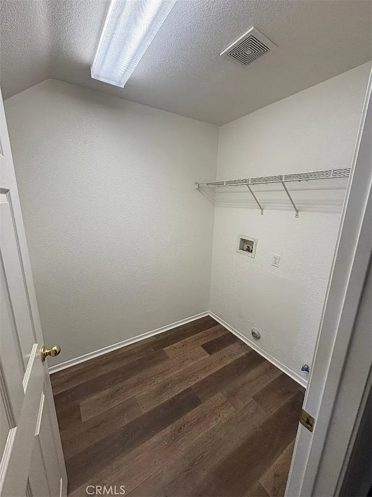 4 bed, 2.5 bath, 3112 sqft, $4,350 — Photo 4