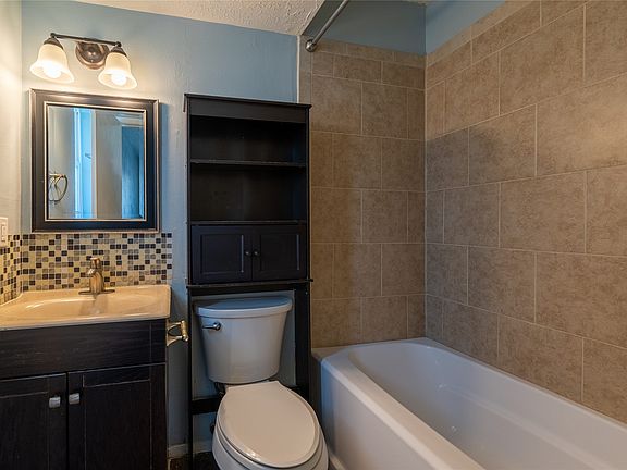 3rd image of 2027 Alabama St #2027
