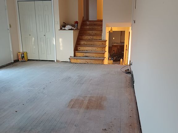 2nd image of 16039 Marion Dr
