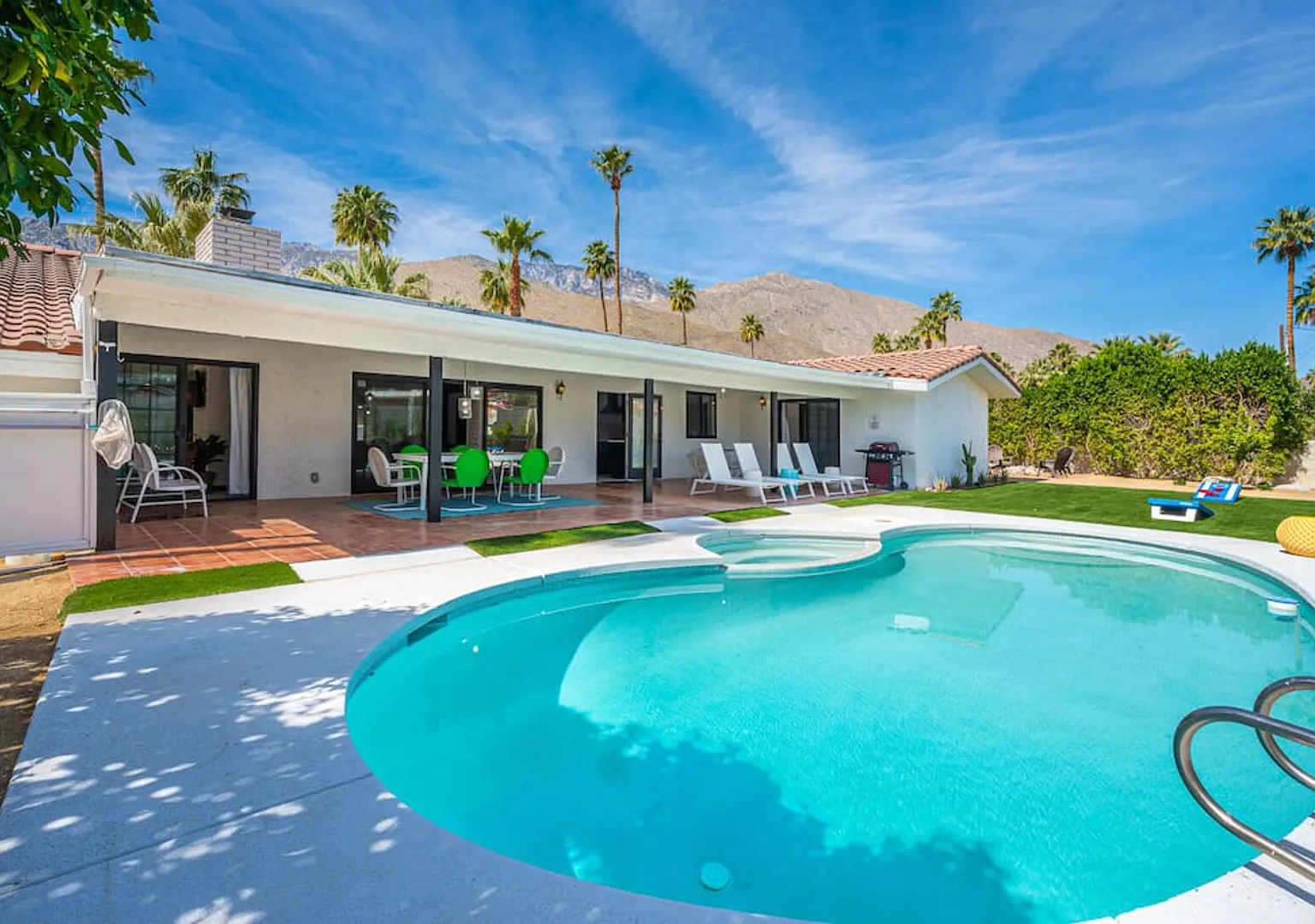 3BR Mid-Century Home Pool, Hot Tub & Gym — Photo 1