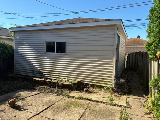 7535 W Foster Ave — Photo 19