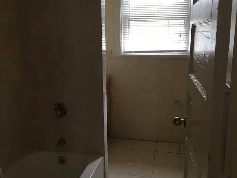 229-231 Baker St #1 — Photo 9