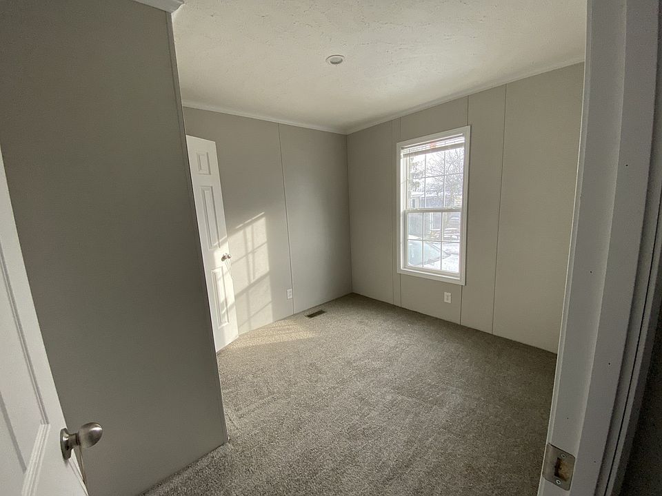 2nd image of 4925 Genesee St #409S