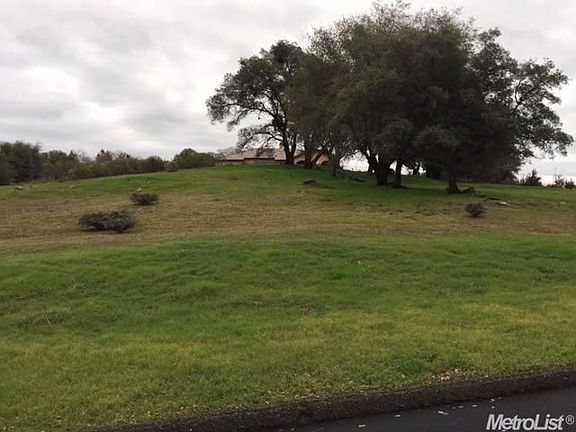 3rd image of 02560 Vineyard Dr