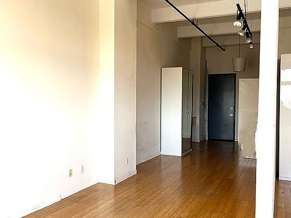 5th image of 223 Norman Ave #406