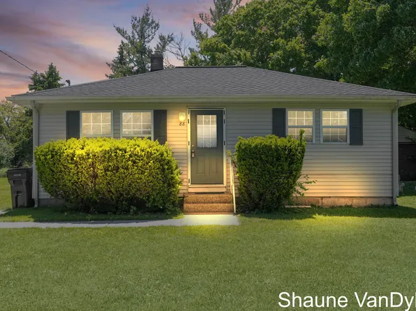 88 Violet St SW, Grand Rapids, MI 49548
