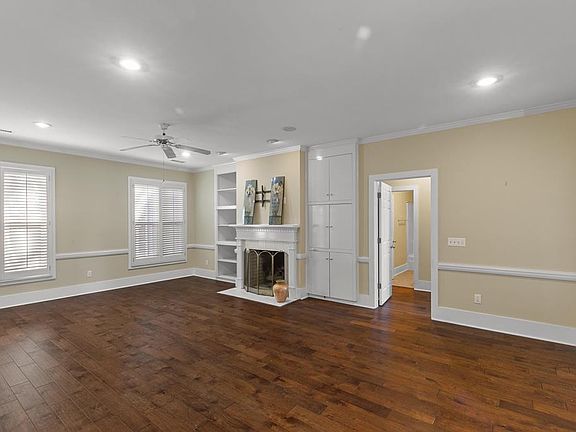3rd image of 22 Ballestone Ct