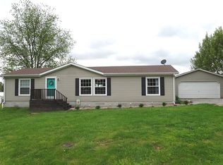 1706 Hillcrest Ave, Carmi, IL 62821