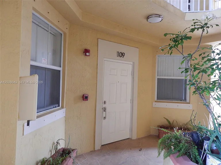 8964 W Flagler St #109 — Photo 4