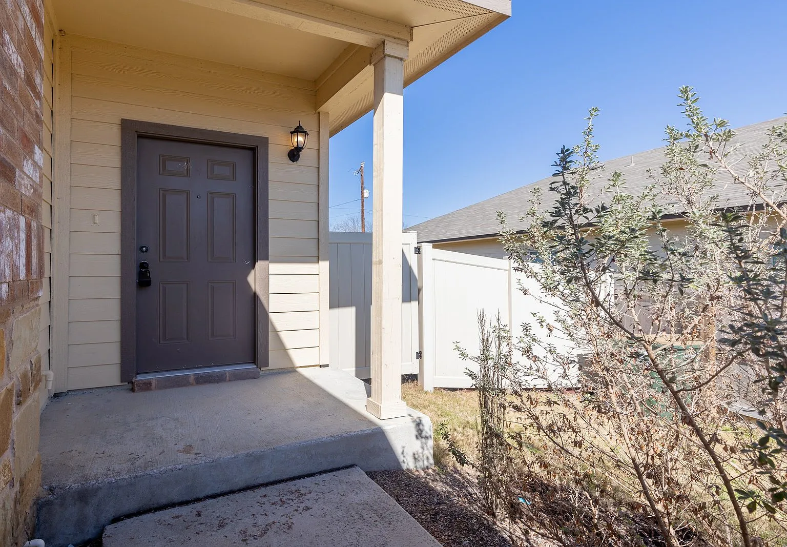 3 bed, 2.0 bath, 1359 sqft, $1,650 — Photo 3