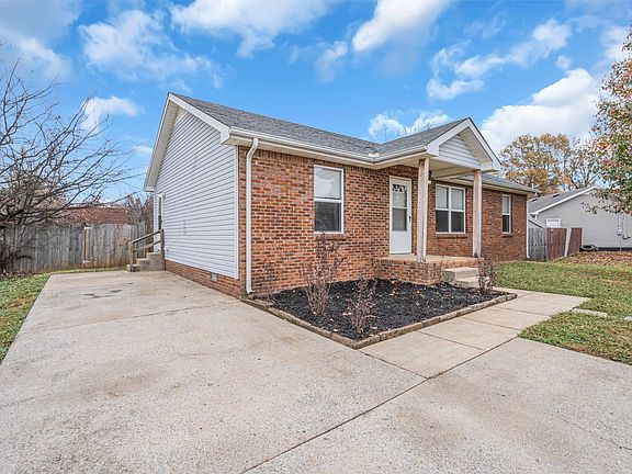 3rd image of 302 Alan Ct