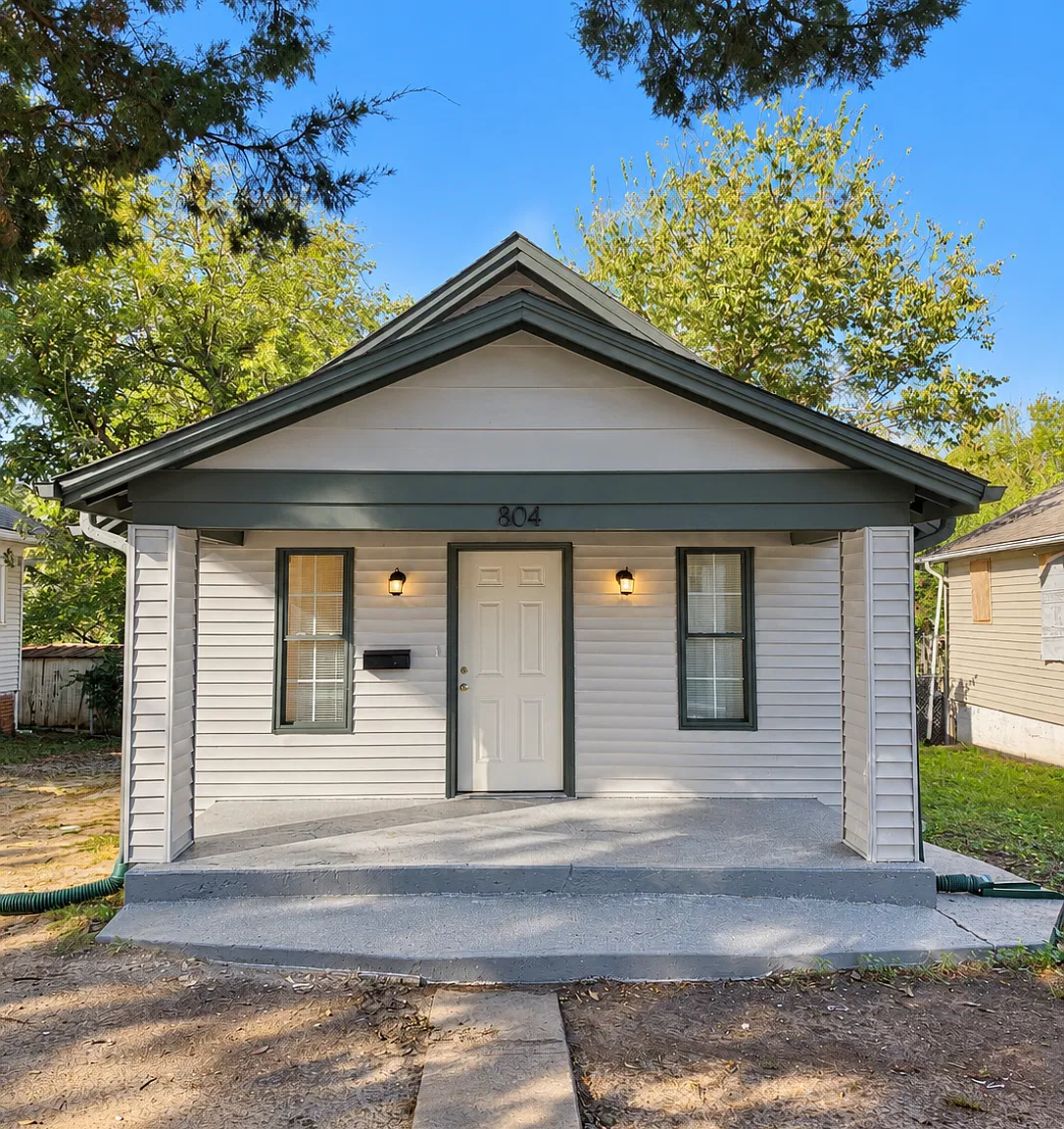2 bed, 813 sqft, $1,450 — Photo 1