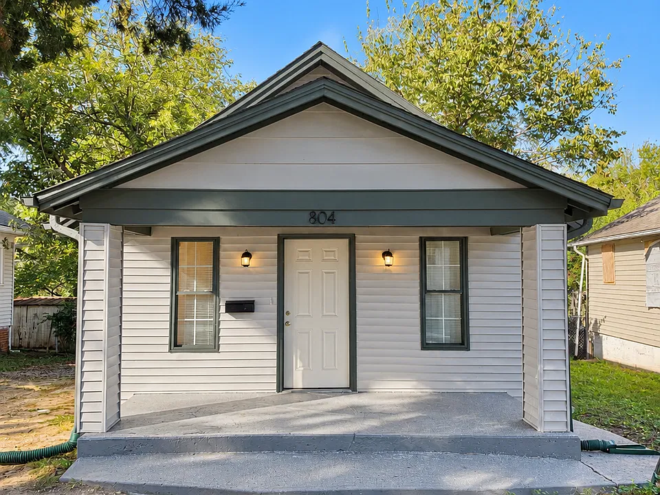 804 S Cedar Ave