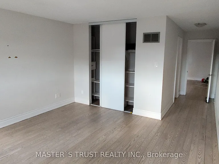 40 Whitley Castle Cres S #2 — Photo 9