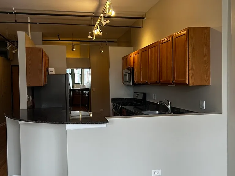 2001 S Calumet Ave #508 — Photo 17