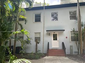 7865 SW 57th Ave