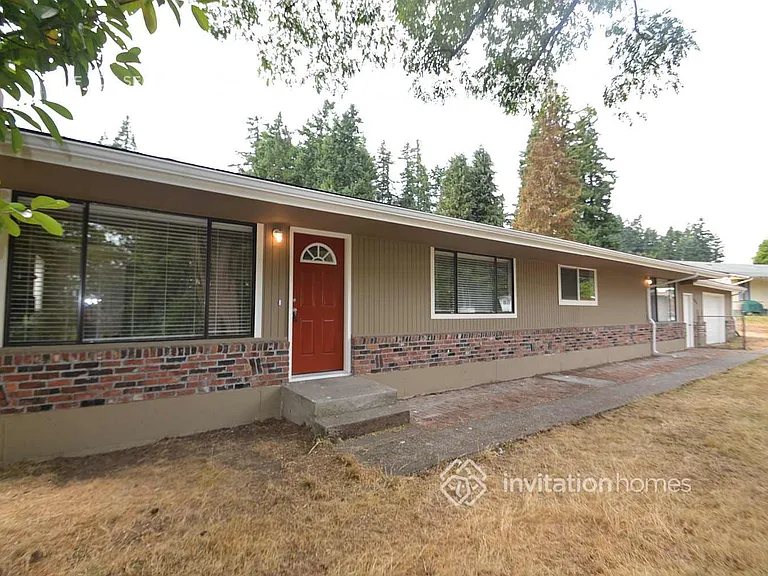 18814 Church Lake Rd E — Photo 2