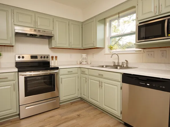 821 Meadow Lane, Fort Walton Beach, FL 32547