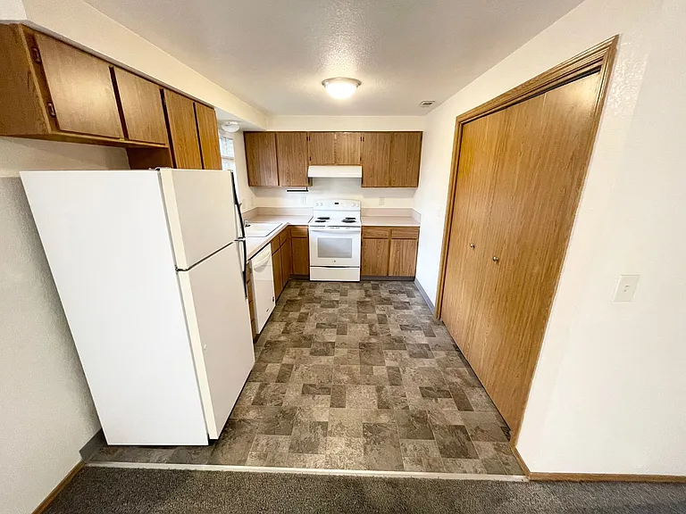 3742 W Rose Hill St #202 — Photo 5