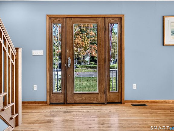 5th image of 112 Harbor Parkway