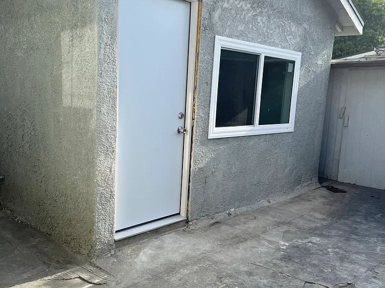 605 Lagoon Ave — Photo 32