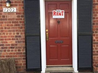 1202 Martha Custis Dr, Alexandria, VA 22302