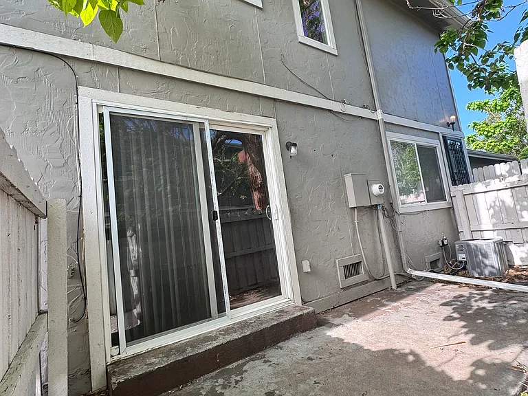1204 Sable Blvd — Photo 1