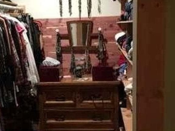 Big walk-in closet 