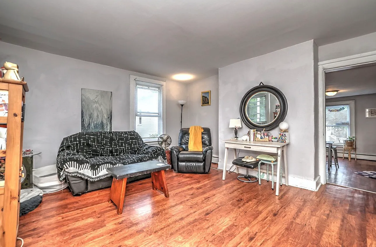 2 bed, 1057 sqft, $2,000 — Photo 3
