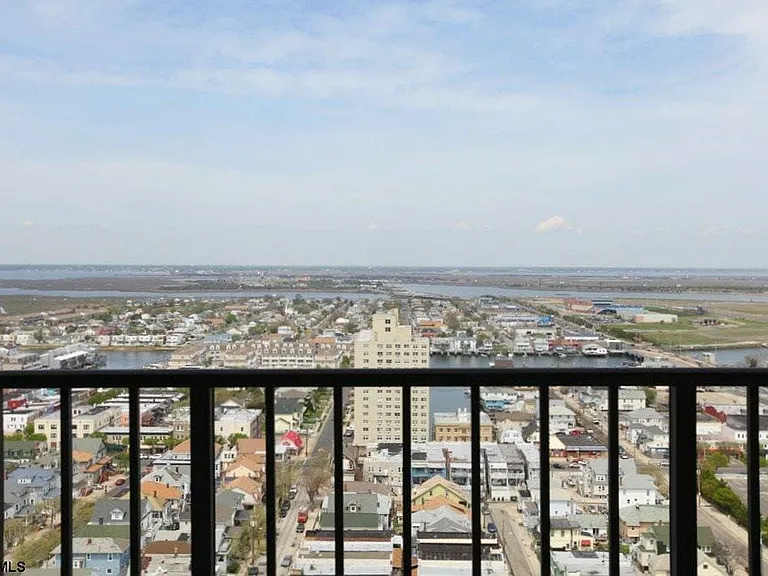 3851 Boardwalk #2511 — Photo 15