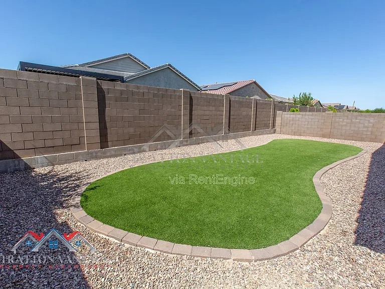 16264 W Canterbury Dr — Photo 50