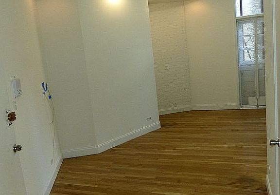5th image of 2020 Broadway APT 5J
