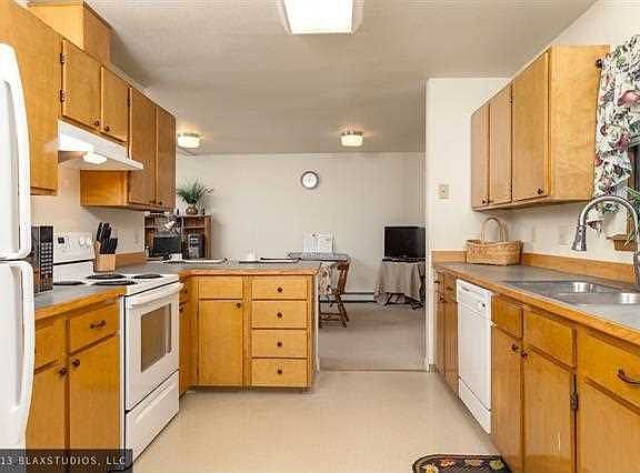 2nd image of 1145 Bainbridge Blvd