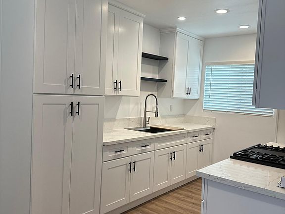 5th image of 1720 Ventura Blvd #1B