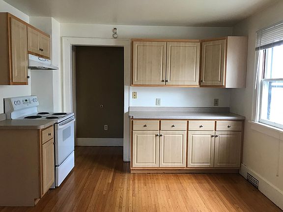 5th image of 1008 8th Ave S