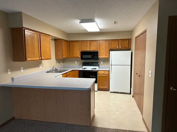 125 Northridge Dr, West Branch, IA 52358