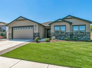 3020 Mount Thielsen Dr, Medford, OR 97504