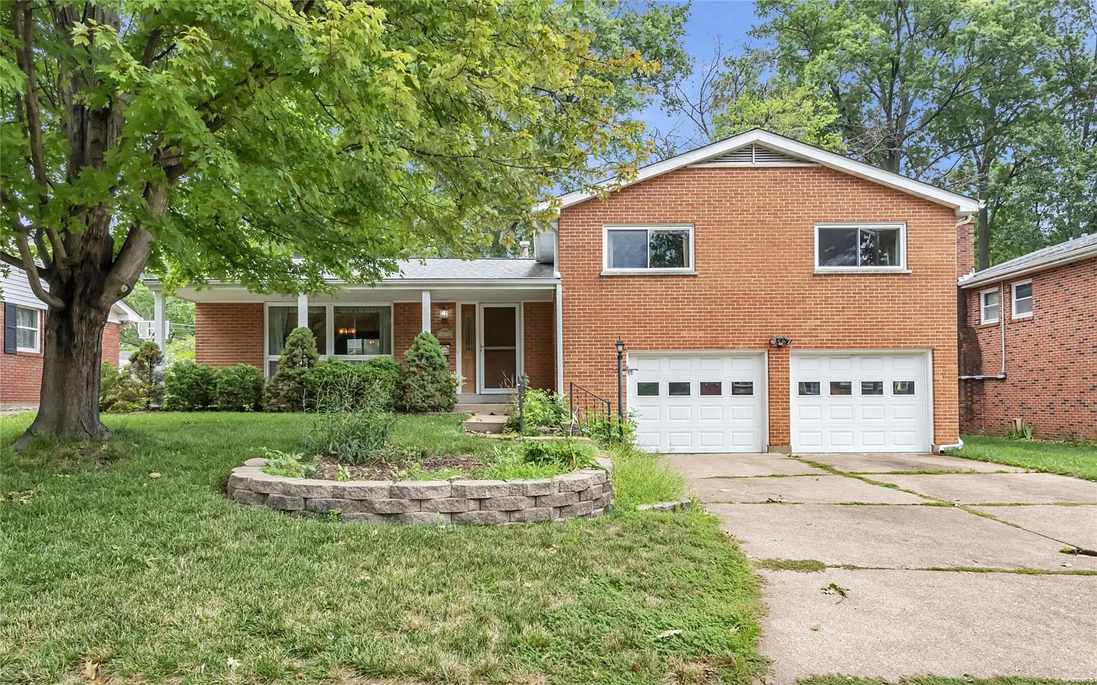 1020 Regent Ter photo 1