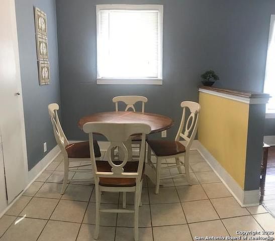 2nd image of 233 Barrera St