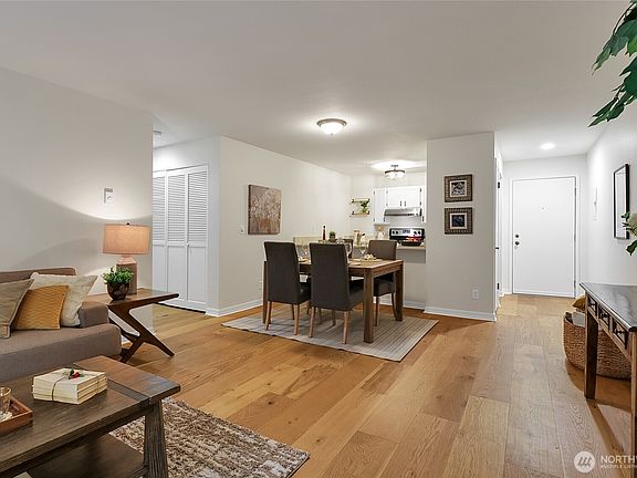 5th image of 2746 60th Avenue SW #2