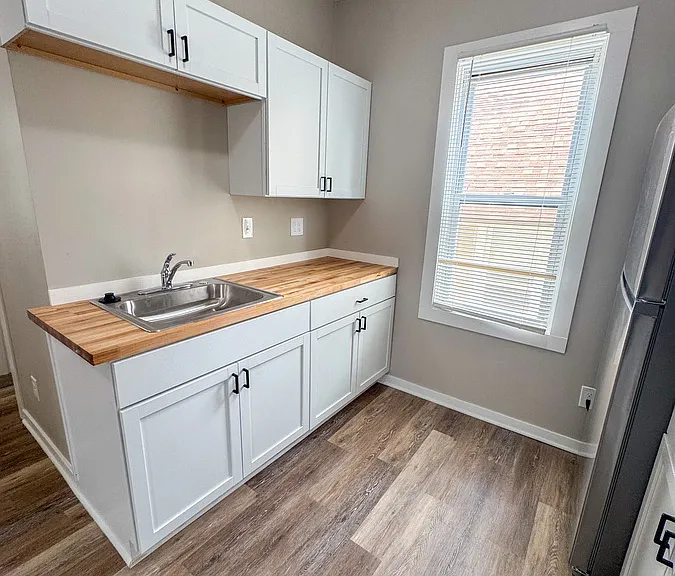 946 Muskegon Ave NW #4 — Photo 4