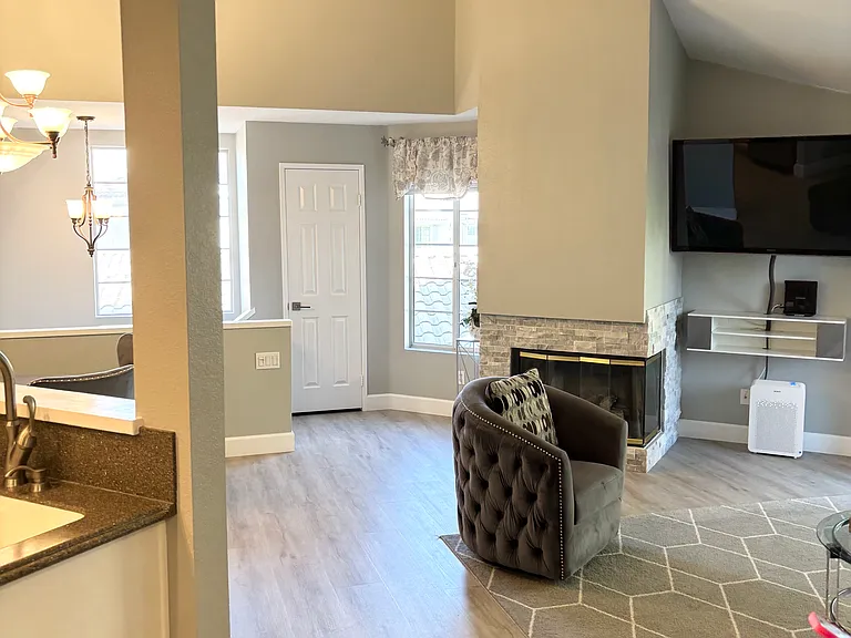 1006 S Dewcrest Dr — Photo 13