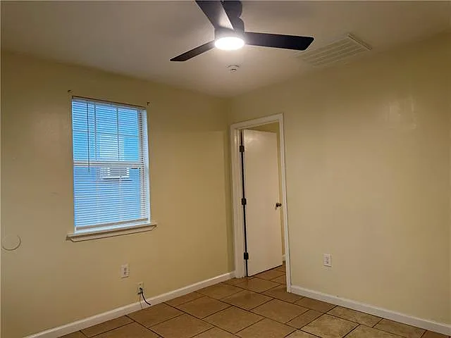 Building Photo - 2123 Marigny St