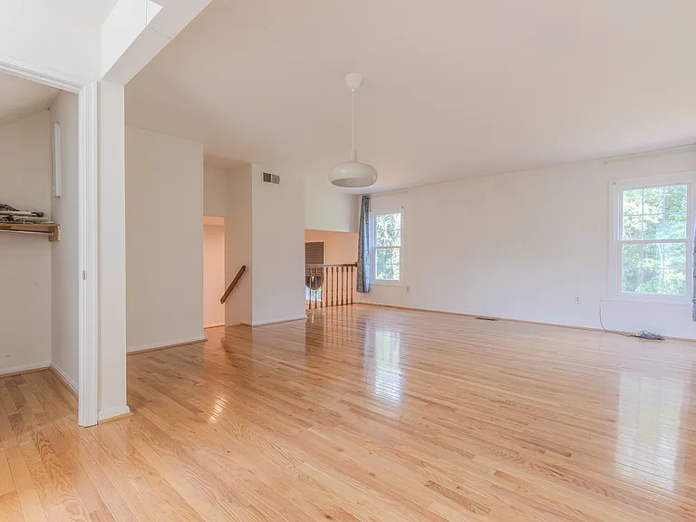 Sunflower Cir — Photo 22