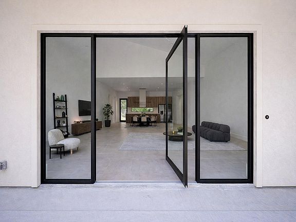 2nd image of 10943 Mockingbird Pl